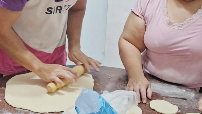 Sabores sin Fronteras: un microemprendimiento que impulsa aprendizajes y participación